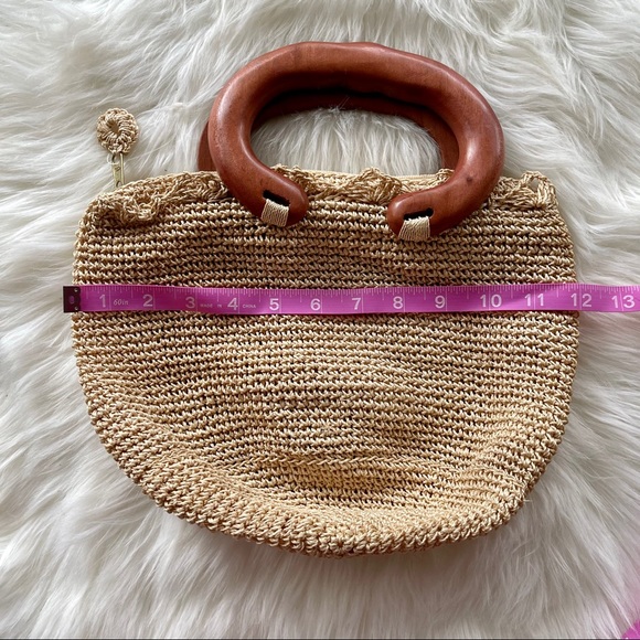 - Knitted Hand Bag/wood handle - Picture 5 of 6